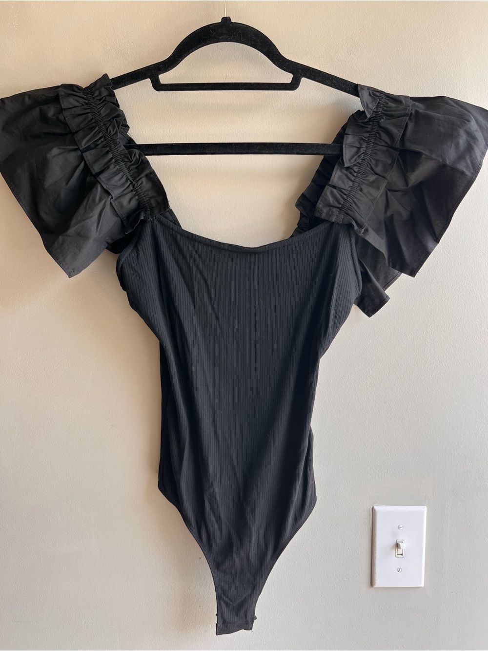 Le Lis Black Puff Sleeve Bodysuit
